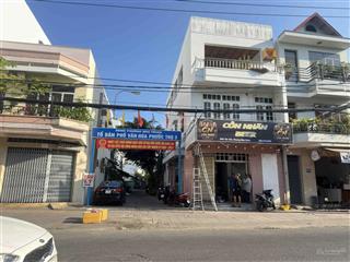 Bán nhà 3 tầng góc 2 mặt tiền đường vân đồn 74,2m2 chỉ 19 tỷ.đang có dòng tiền 27tr/tháng.nha trang