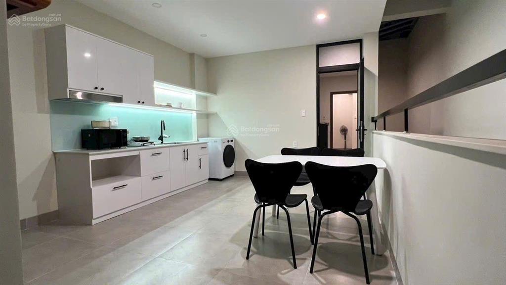 Bán nhà 4 tầng 100m2 chỉ 13,8 tỷ. mặt tiền đường võ văn kiệt ( a1 )rộng 30m. vcn phước long 2