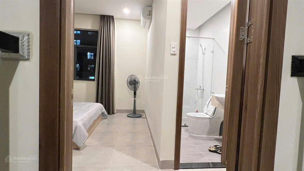 Bán nhà 4 tầng 100m2 chỉ 13,8 tỷ. mặt tiền đường võ văn kiệt ( a1 )rộng 30m. vcn phước long 2