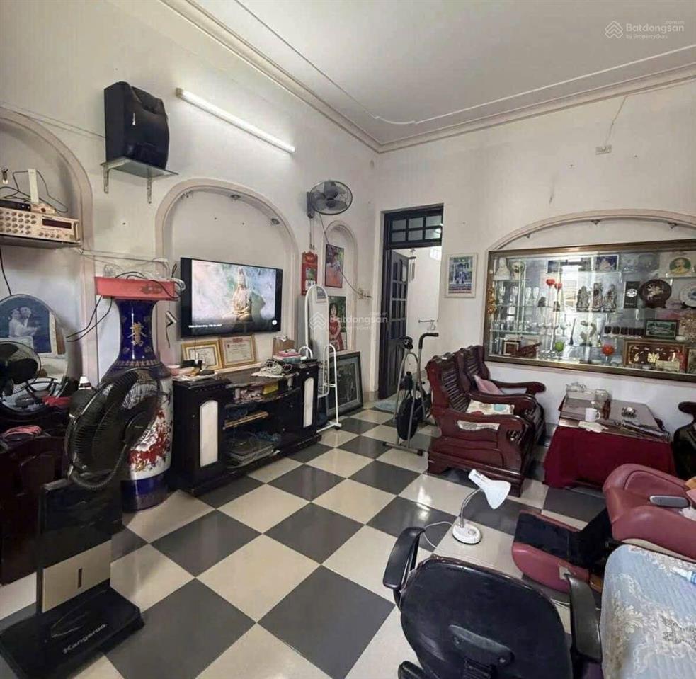 Bán nhà 3 tầng gần biển hòn chồng 125m2 ngang 4,75m chỉ 13,2 tỷ. mặt tiền đường đoàn trần nghiệp