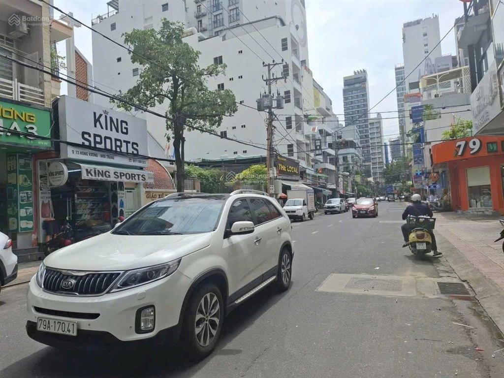 Bán đất tặng nhà góc 2 mặt tiền đường hùng vương phố tây nha trang. 156,5m2 ngang 6,5m chỉ 61 tỷ.