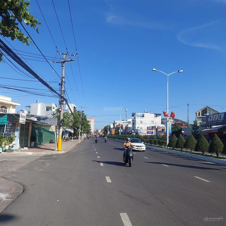 Bán 965,3m2 ôm góc 2 mặt đường lớn 2/4. gần mai xuân thưởng. vĩnh hòa nha trang. giá đầu tư