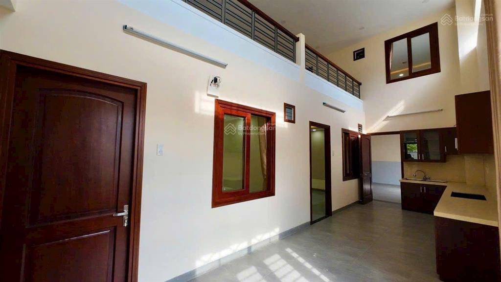 Bán nhà 3 tầng tổng dt 306m2 giá 13,5 tỷ. góc 2 mặt đường nguyễn khuyến. vĩnh hải. nha trang