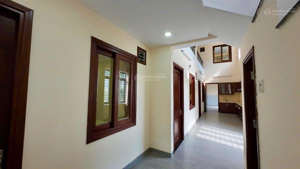 Bán nhà 3 tầng tổng dt 306m2 giá 13,5 tỷ. góc 2 mặt đường nguyễn khuyến. vĩnh hải. nha trang