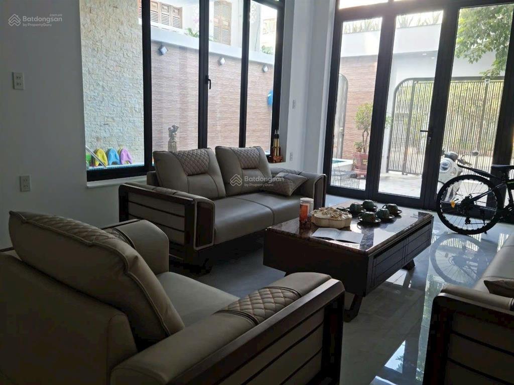 Bán biệt thự 4 tầng 168,4m2 ngang 8,6m nở hậu 9,6m giá 29 tỷ. đường lê chân. trung tâm tp nha trang