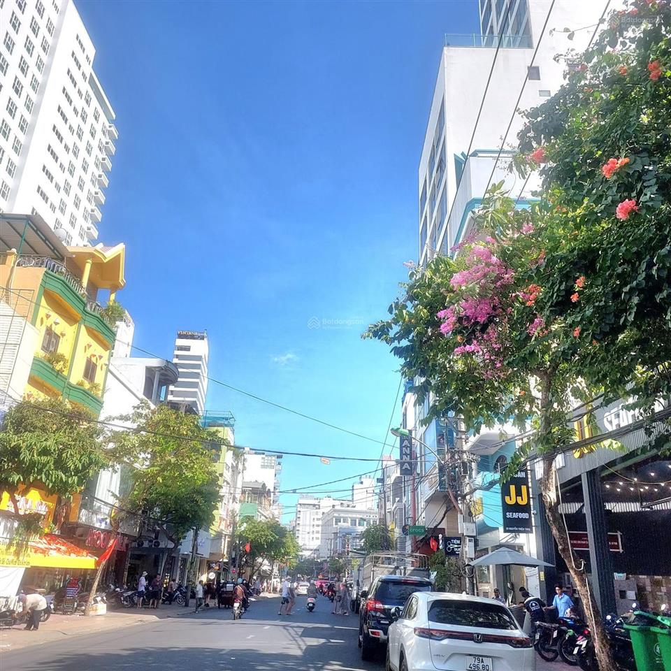 Bán 442,2m2 ngang 10,5m đã có gpxd 20 tầng giá 370 tr/m2. đường nguyễn thiện thuật, nha trang