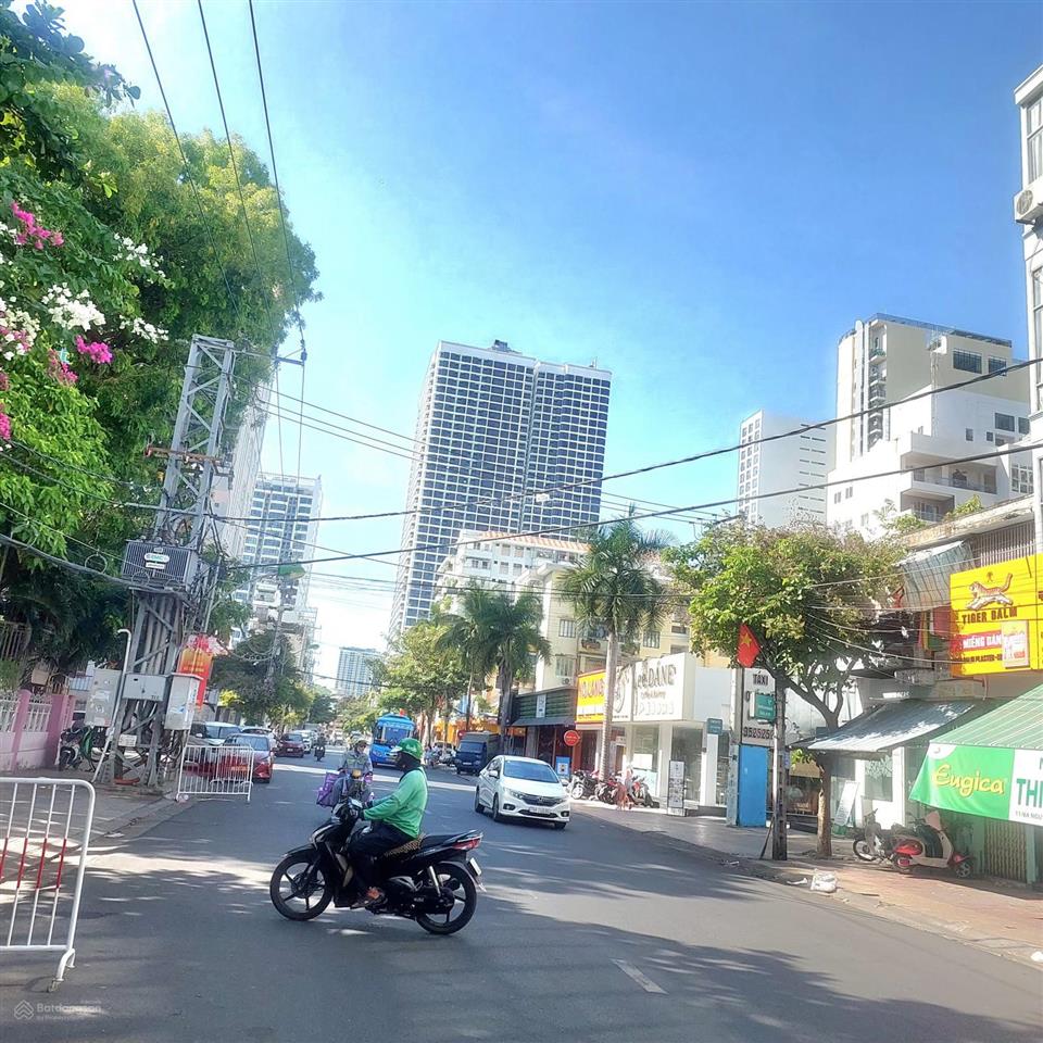 Bán 442,2m2 ngang 10,5m đã có gpxd 20 tầng giá 370 tr/m2. đường nguyễn thiện thuật, nha trang