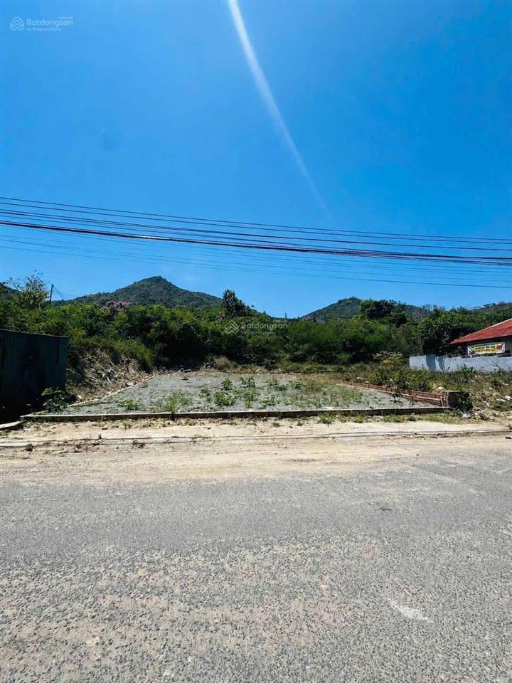 Bán đất biệt thự 310m ngang 15,5m chỉ 46,5 tr/m2. đường triệu quang phục. vĩnh hòa. bắc nha trang