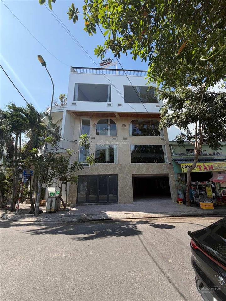 Chỉ 15,9 tỷ sở hữu 123m2 ngang 9m. nhà 4 tầng mặt tiền đường âu cơ. thành phố nha trang