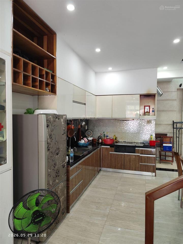 Bán nhà 3 tầng gần biển 75m ngang 5m chỉ 8,5 tỷ. mặt đường quảng đức. vĩnh hòa. bắc nha trang