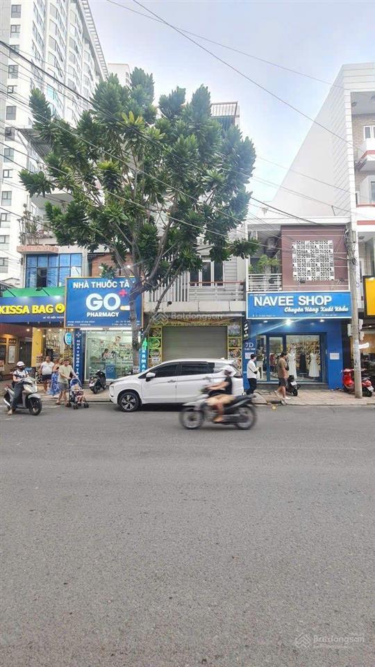 Bán nhà 4 tầng 68,3m² ngang 4,63m giá 26 tỷ. mặt đường tô hiến thành sầm uất bậc nhất nha trang
