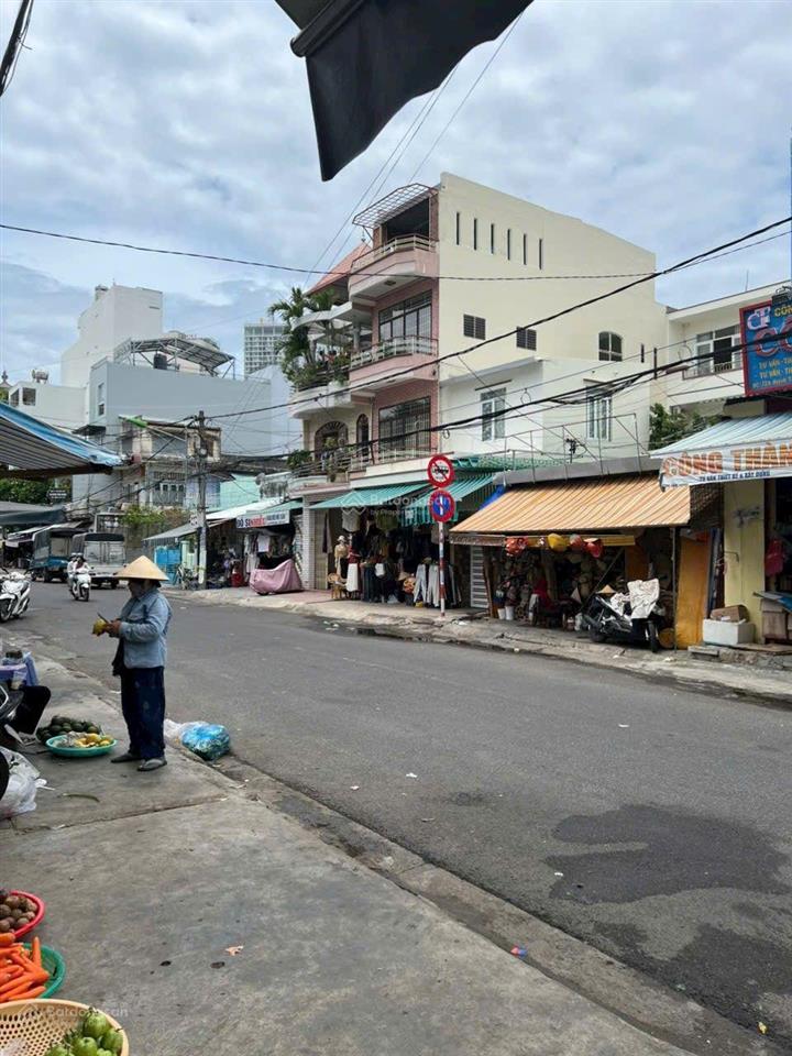 Bán nhà 4 tầng 134m² ngang 4,7m giá 23 tỷ. đường huỳnh thúc kháng trung tâm thành phố nha trang.