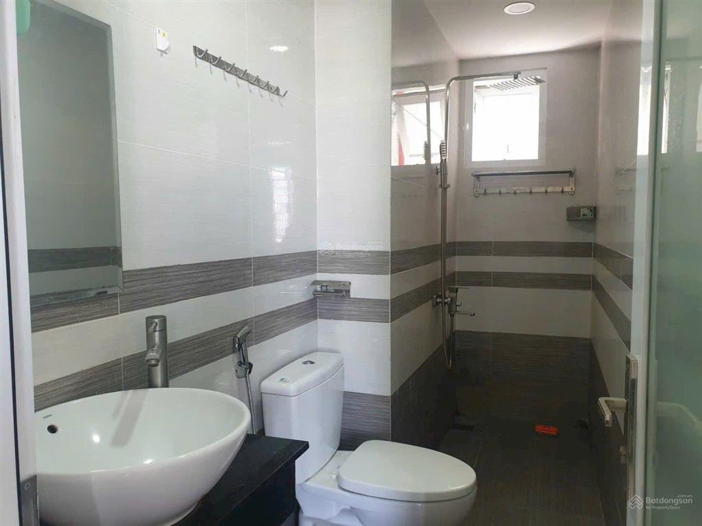 Bán nhà 6 tầng 10 phòng chỉ 12,5 tỷ. mặt đường phùng hưng. phước long. nha trang.