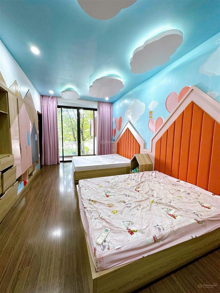 Bán nhà 4 tầng 188m2 ngang 7m giá 33 tỷ. full nội thất. đường lê quý đôn trung tâm tp nha trang