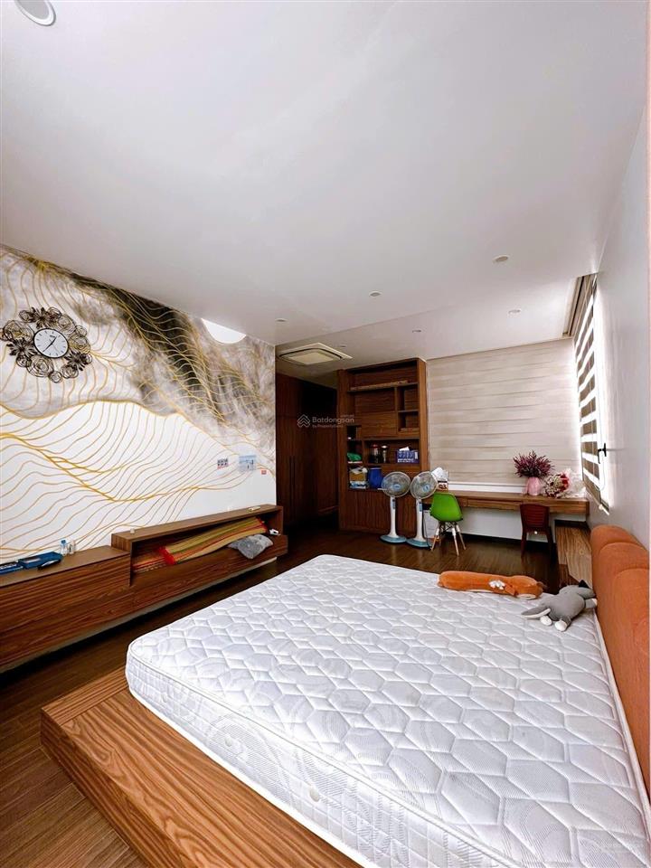 Bán nhà 4 tầng 188m2 ngang 7m giá 33 tỷ. full nội thất. đường lê quý đôn trung tâm tp nha trang