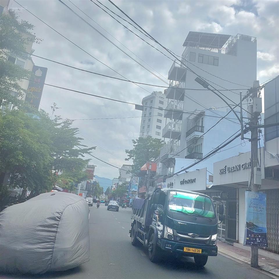 Bán đất tặng nhà 3 tầng 225,6m2 ngang 5m nở hậu mặt đường lý thánh tôn. giá 26 tỷ, nha trang