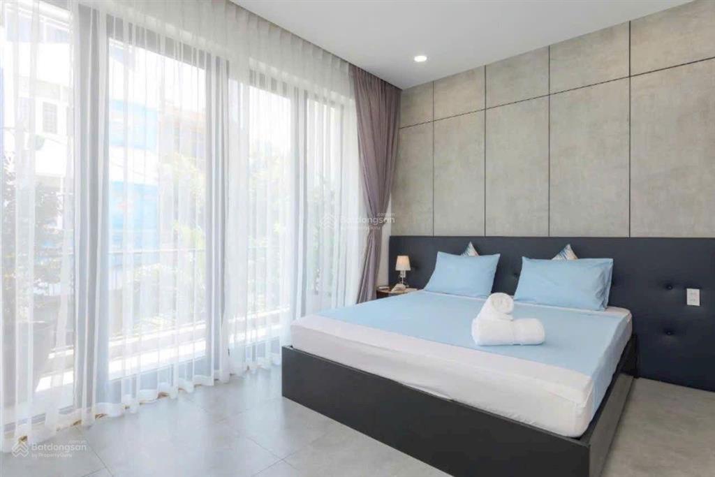 Bán nhà 3 tầng 80m2 ngang 4,5m giá 19,9 tỷ. mặt đường trần nguyên hãn. trung tâm thành phố