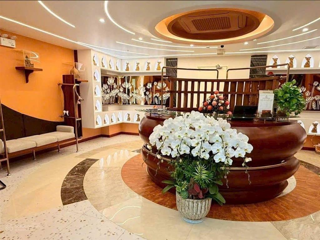 Bán khách sạn 9 tầng 172,7m2 ngang 7,6m. 38 phòng kinh doanh giá 88 tỷ. đường trần quang khải