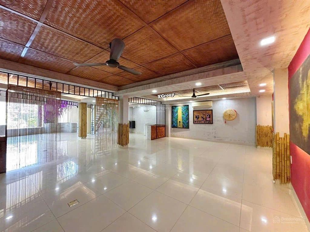 Bán nhà 4 tầng 123m2 ngang 9m chỉ 15,9 tỷ. mặt đường âu cơ, phường nha trang. phù hợp kinh doanh