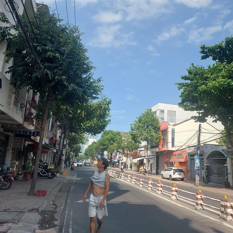 Bán nhà 3 tầng 143,3m2 ngang 5,1m giá 36,5 tỷ. mặt đường nguyễn thị minh khai. trung tâm nha trang
