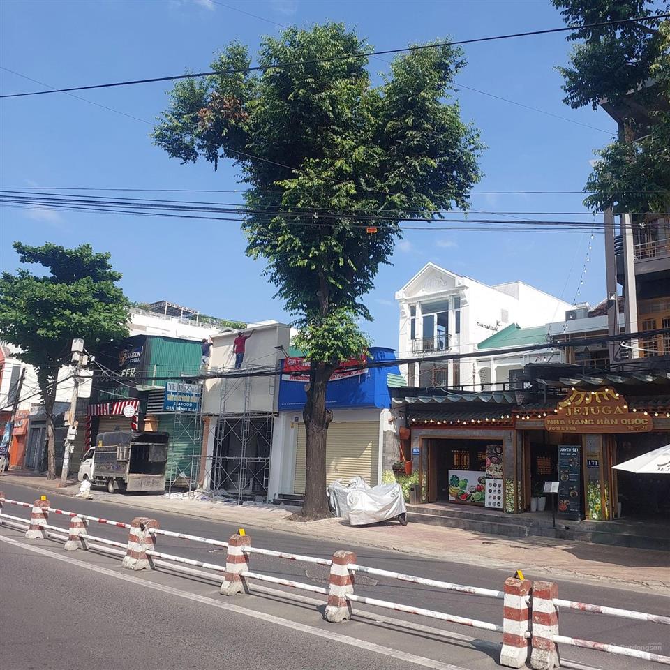 Bán nhà 3 tầng 143,3m2 ngang 5,1m giá 36,5 tỷ. mặt đường nguyễn thị minh khai. trung tâm nha trang