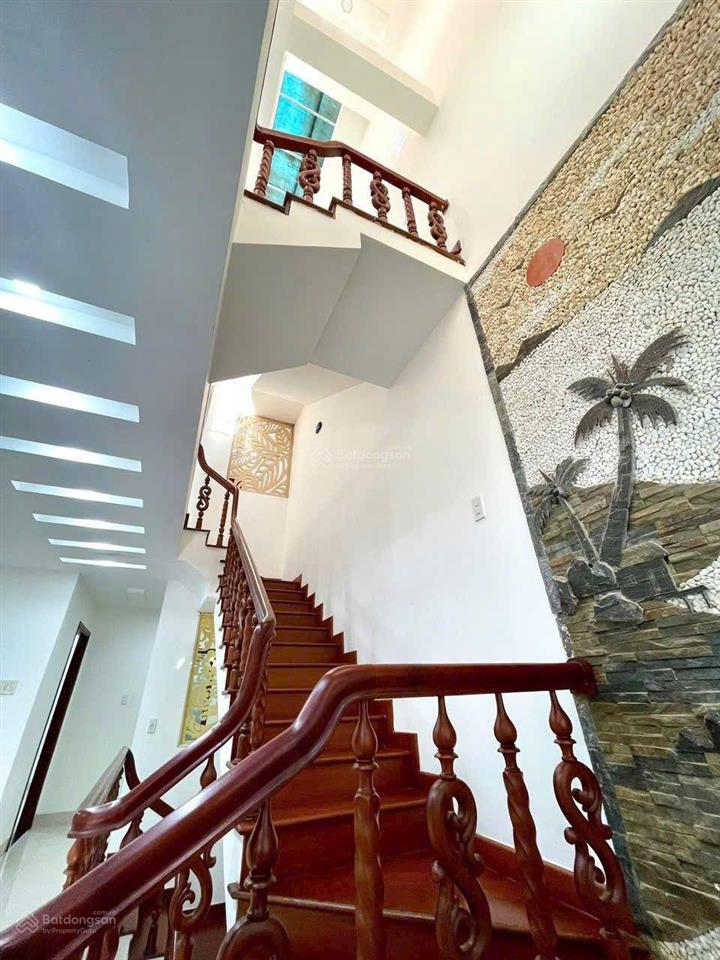 Bán nhà 3 tầng 1 tum đường thích quảng đức phước long b. 102,5m2 ngang 5m chỉ 10,9 tỷ. sổ hoàn công