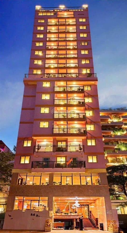 Bán khách sạn 18 tầng 77 phòng gần biển trần phú giá 135 tỷ. đường trần quang khải 12m. dt 226m2