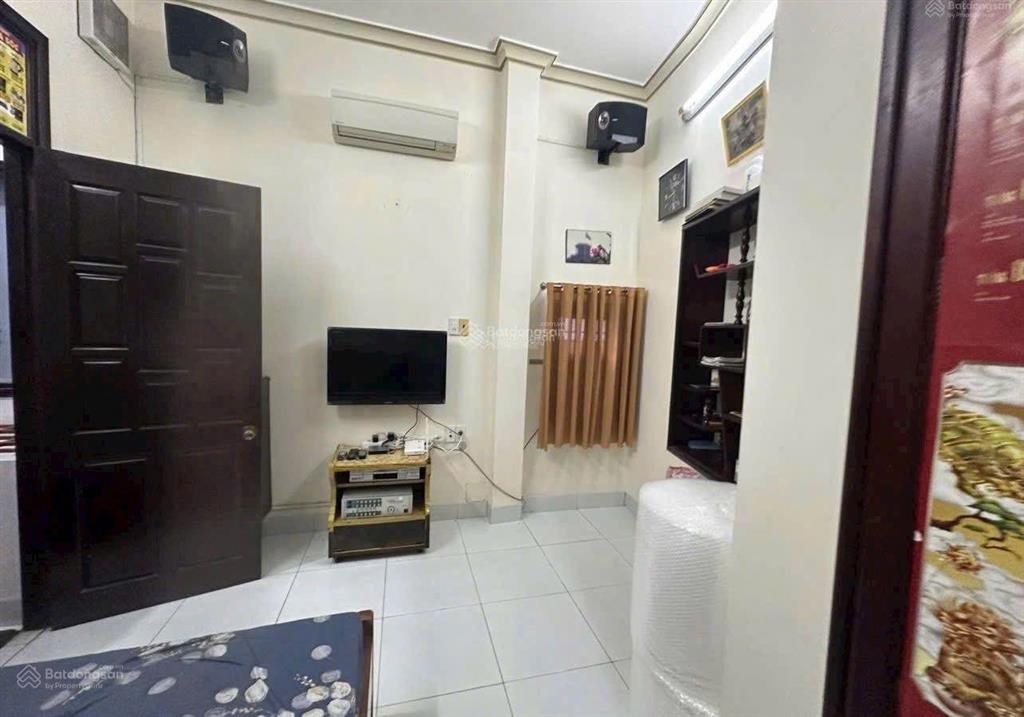 Bán nhà 3 tầng 135,2m2 ngang 5,5m giá 25 tỷ, mặt đường lê đại hành. trung tâm tp nha trang