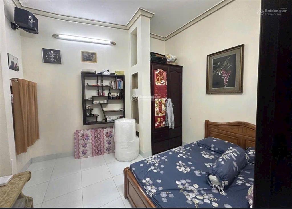 Bán nhà 3 tầng 135,2m2 ngang 5,5m giá 25 tỷ, mặt đường lê đại hành. trung tâm tp nha trang