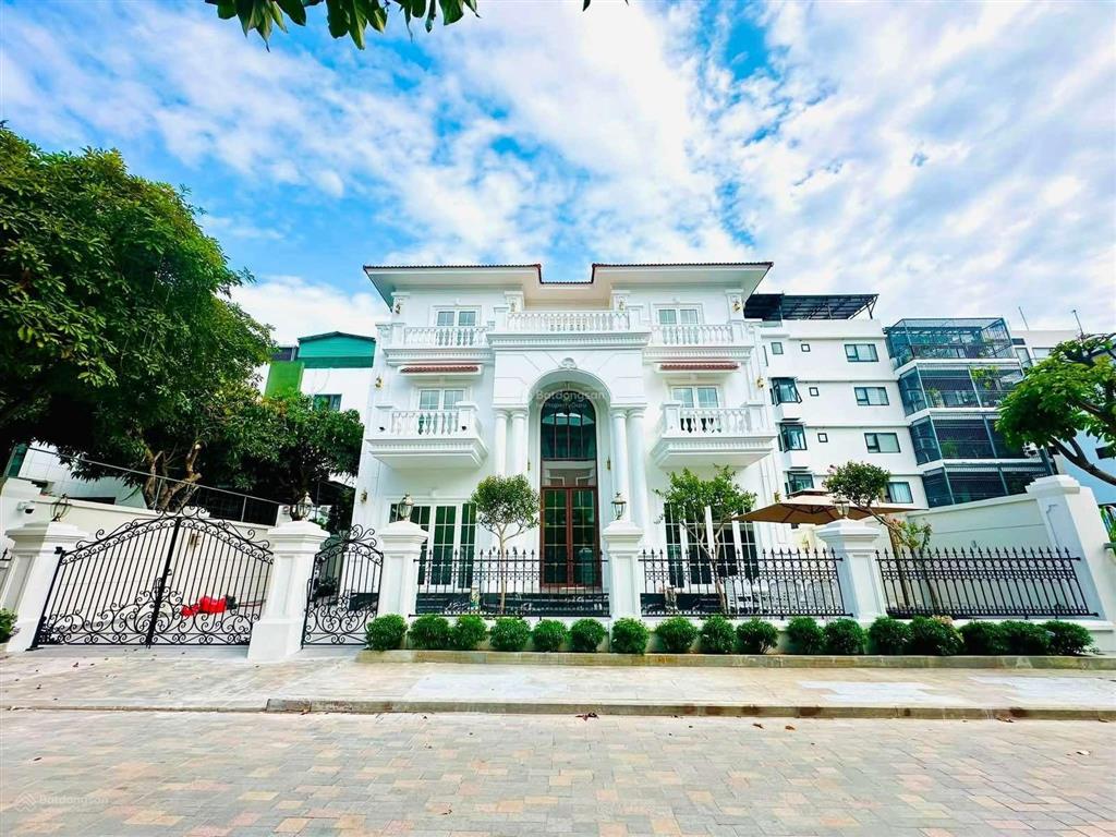 Bán biệt thự 3 tầng vip. v1 vcn phước hải. 360m2 ngang 18m giá 36 tỷ. phước hải nha trang