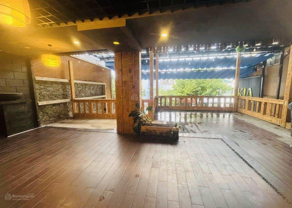 Nhà 3 tầng kinh doanh mặt đường lê đại hành gần nguyễn thị minh khai. 330m2 ngang 14m giá 85 tr/th