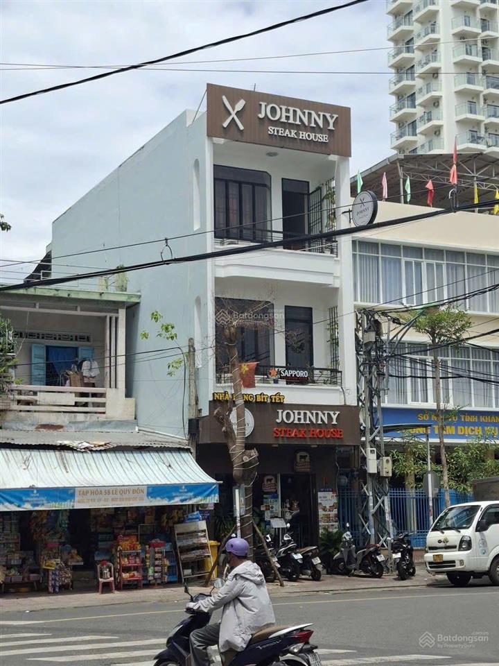 Bán nhà 3 tầng 68,8m2 giá 19,3 tỷ. đường lê quý đôn ngay ngã 3 giao tô hiến thành. đang cho thuê