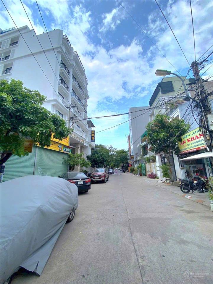 Bán 360m2 ngang 8,44m giá chỉ 21,6 tỷ. 2 mặt đường trước sau đường lương thế vinh. nha trang
