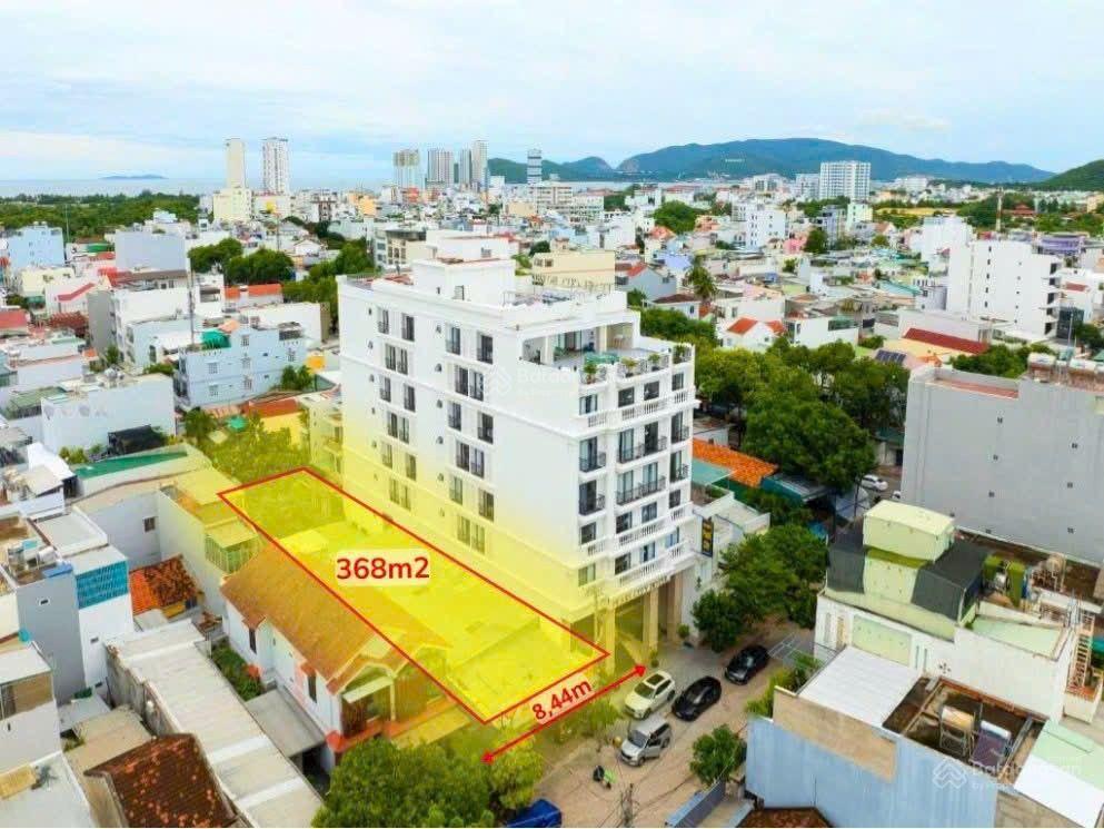 Bán 360m2 ngang 8,44m giá chỉ 21,6 tỷ. 2 mặt đường trước sau đường lương thế vinh. nha trang