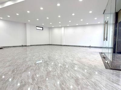Cho thuê nhà 2 tầng 200m2. dtsd 400m2. ngang 17m giá thuê 115 tr/m2. maqtj đường nguyễn đức cảnh