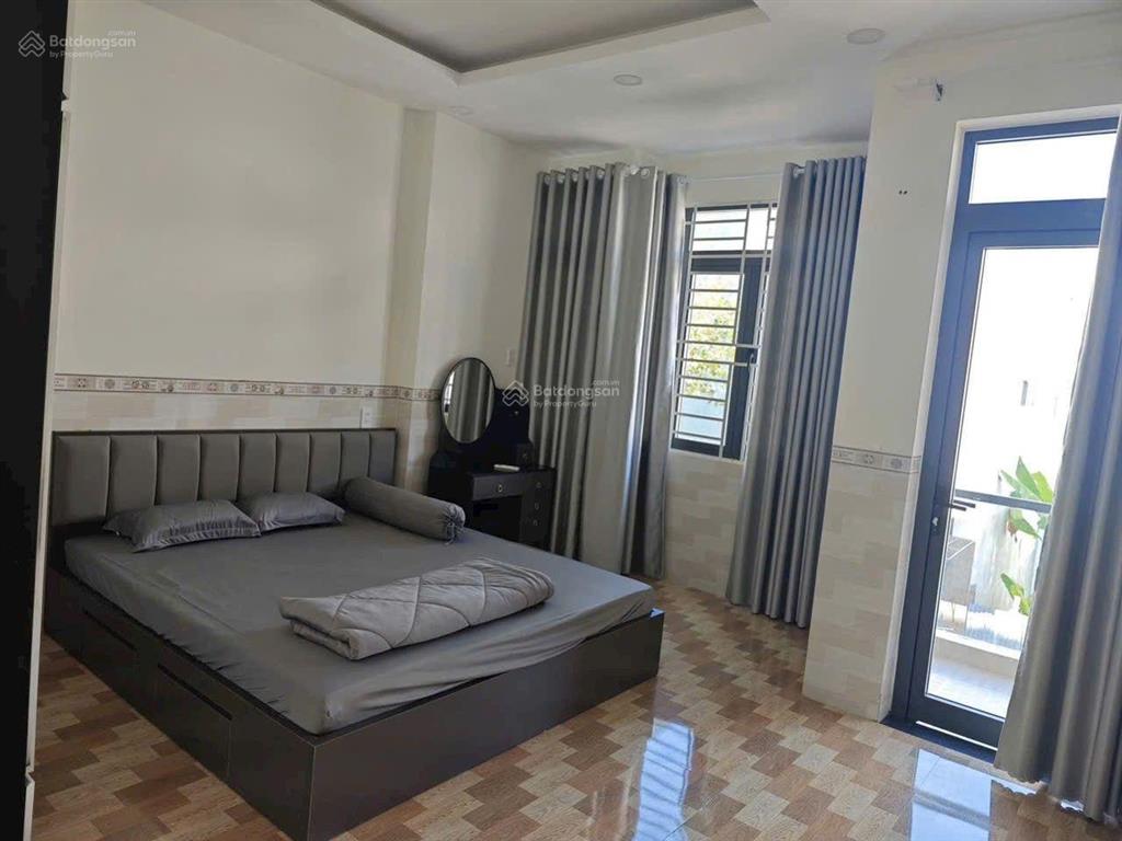 Bán nhà 4 tầng 66,6m2 ngang 4,5m giá 7,7 tỷ. tđc phước long. đường f1 gần đường số 28, nha trang