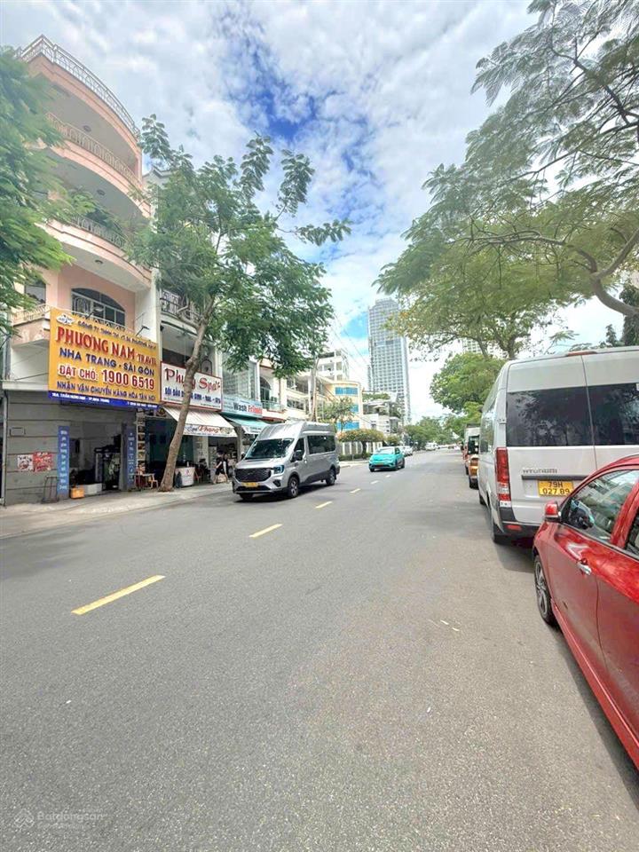 Bán nhà 4 tầng 58,7m2 giá 22 tỷ. góc 2 mặt đường trầng hưng đạo, trung tâm tp nha trang, gần biển