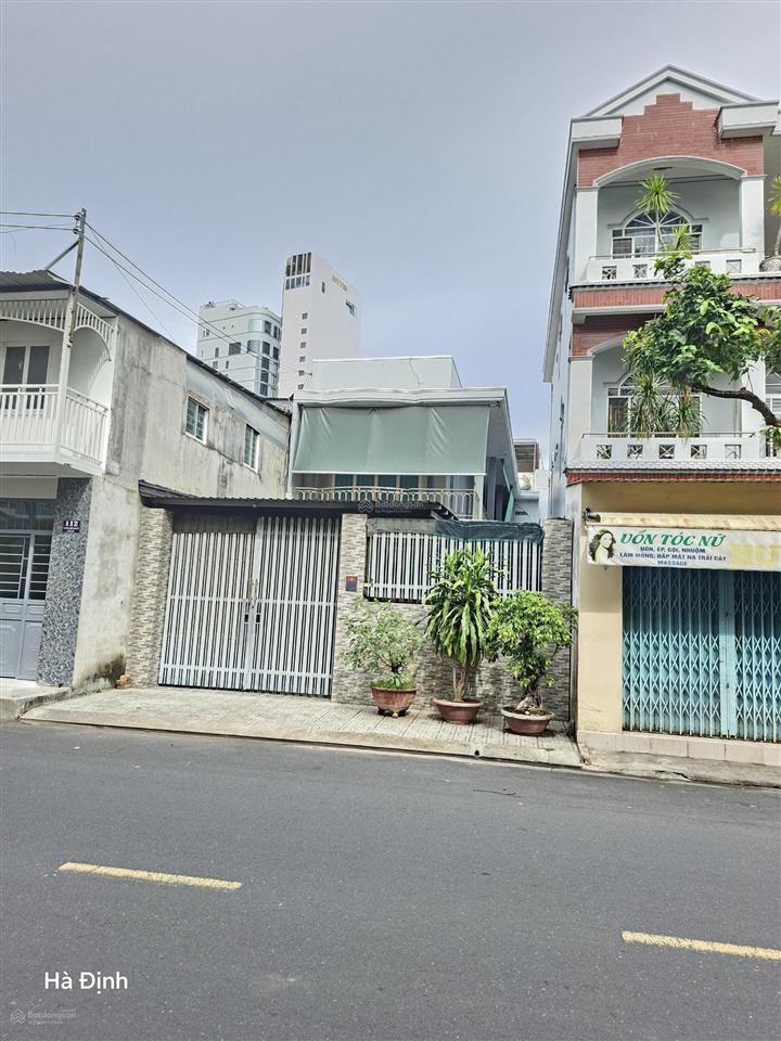 Bán đất. nhà 1 trệt 1 lầu gần biển 165m2 ngang 6,95m giá 18 tỷ. mặt tiền đường dương hiến quyền