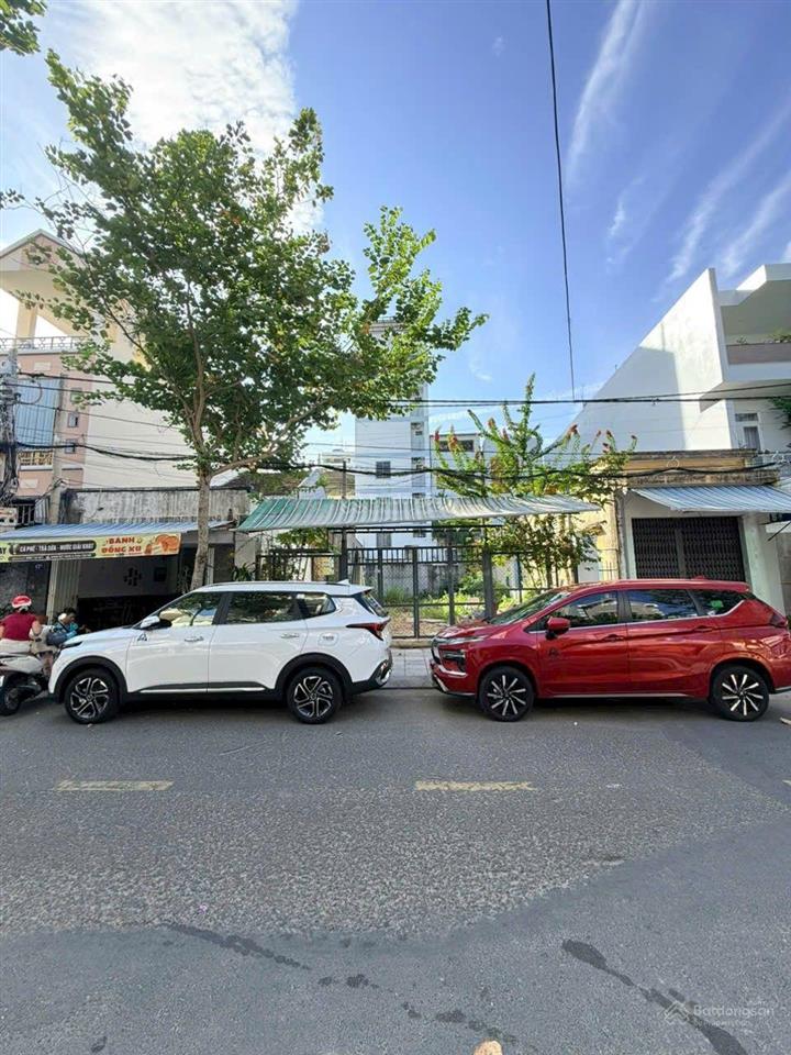 Đất đẹp mặt đường khúc thừa dụ. 200,9m2 ngang 8,8m giá 20 tỷ. phước long nha trang