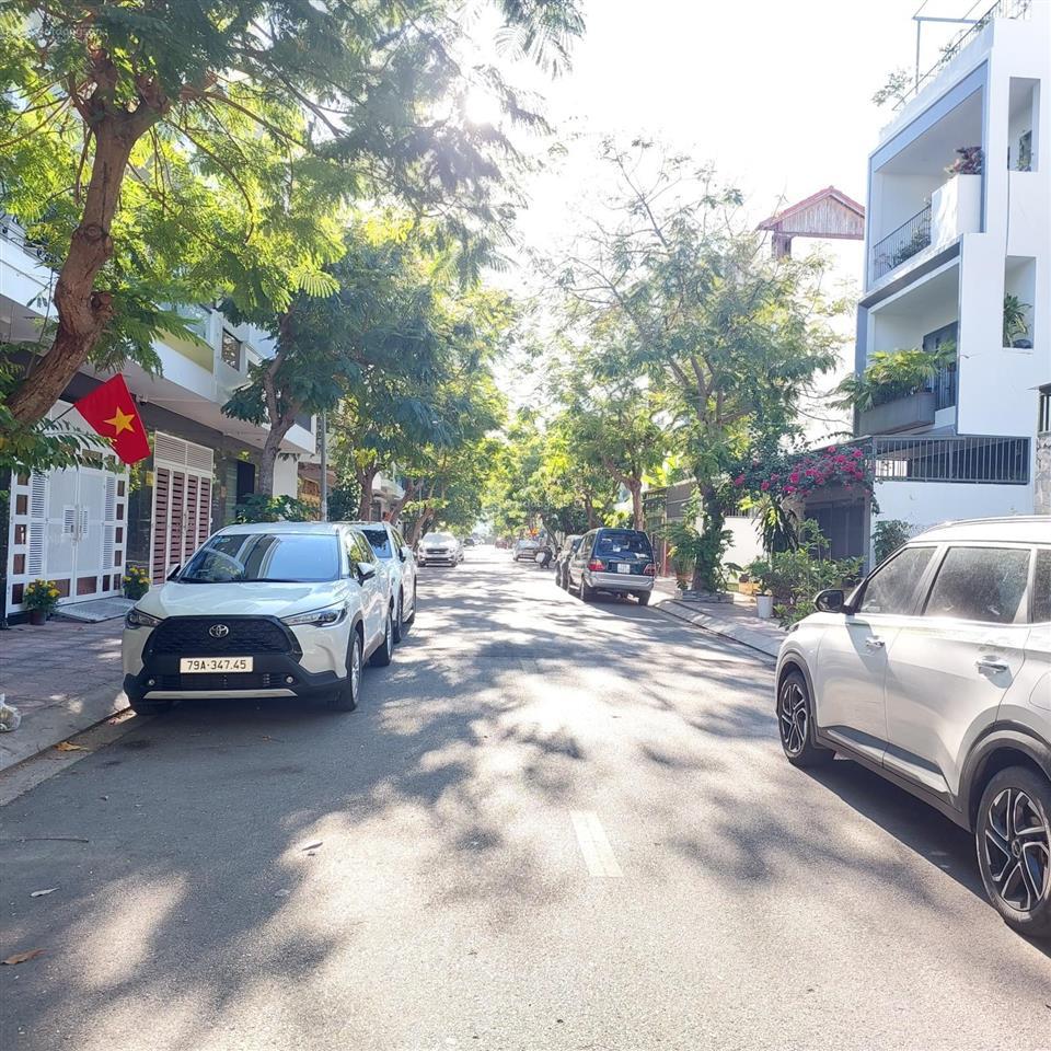 Chỉ 10,8 tỷ sở hữu 100m2 nhà 3 tầng full nội thất. kđt hà quang 1, phước hải, nha trang. sổ hồng
