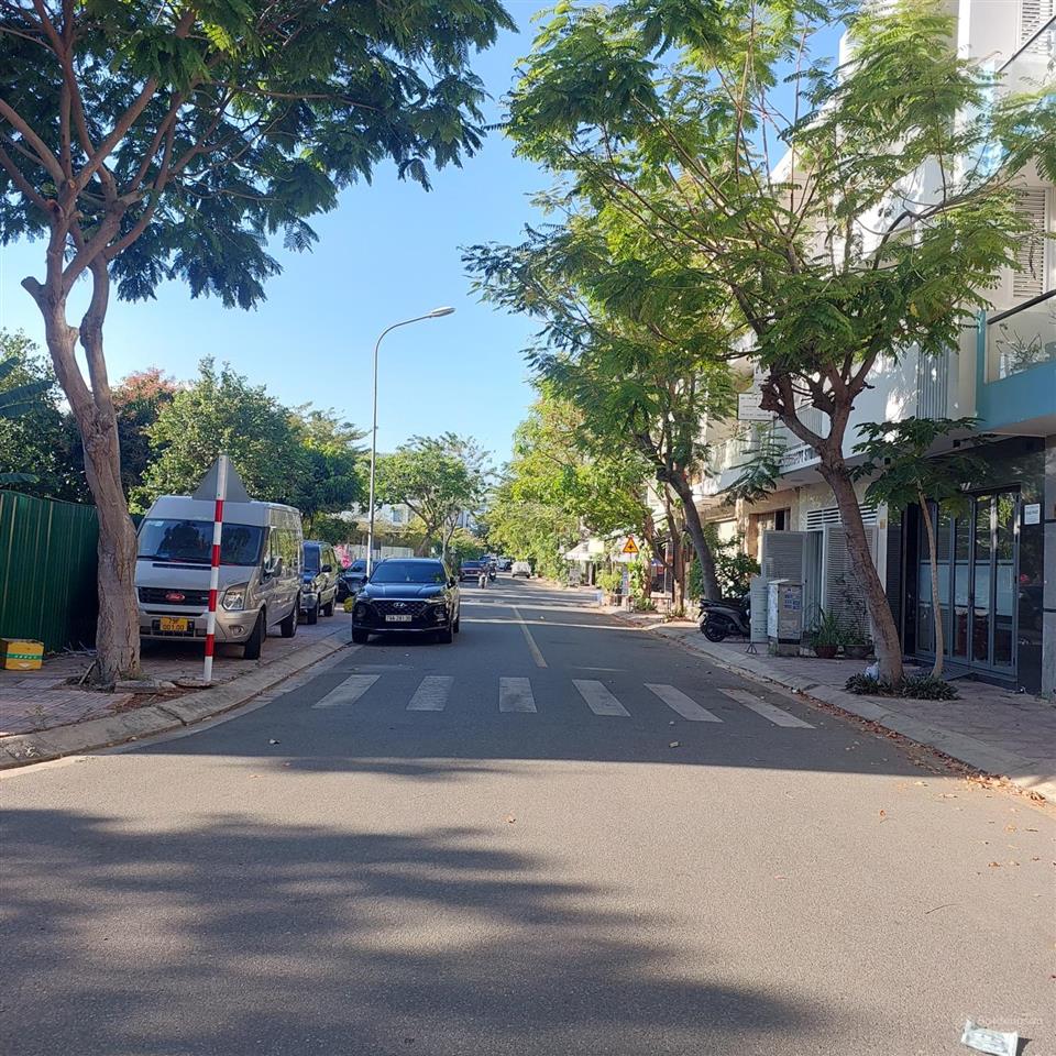 Chỉ 10,8 tỷ sở hữu 100m2 nhà 3 tầng full nội thất. kđt hà quang 1, phước hải, nha trang. sổ hồng