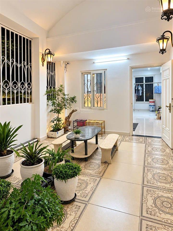 Bán nhà 4 tầng gần biển hòn chồng. 52m2 giá 10 tỷ. mặt đường cao văn bé. vĩnh phước. bắc nha trang
