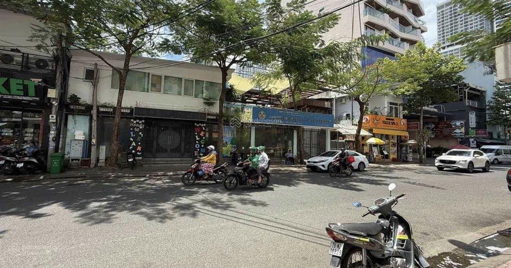 Bán nhanh 873,6m2 ngang 24m giá 290tr/m2. mặt tiền đường tô hiến thành. trung tâm tp nha trang