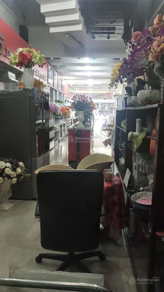 Bán nhà 4 tầng 100,11m2 ngang 4,6m chỉ 17,2 tỷ. mặt đường trần quý cáp trung tâm nha trang