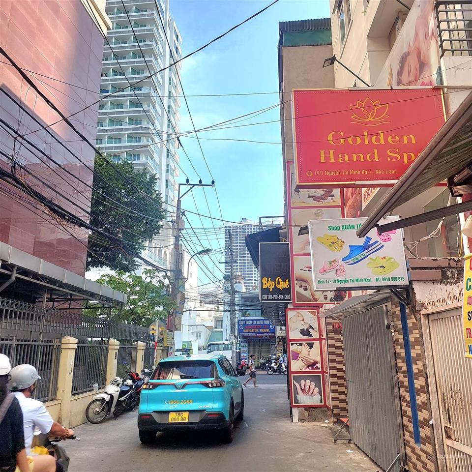 Bán khách sạn 8 tầng 19 phòng giá 31,5 tỷ.đang cho thuê 80tr/th. hẻm nguyễn thọ minh khai nha trang