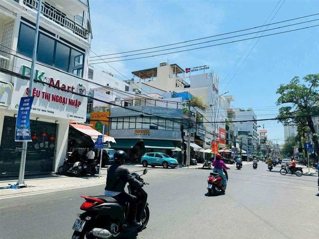 Bán nhà góc ngô gia tự và bạch đằng 91,5m2 ôm góc 20m. giá 24,7 tỷ. trung tâm tp nha trang