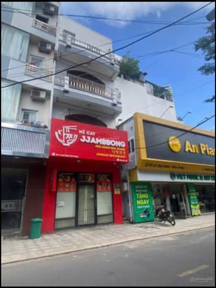 Cho thuê nhà 4 tầng 85 lê đại hành gần ngã 3 giao nguyễn minh khai giá 39tr/ tháng. nha trang
