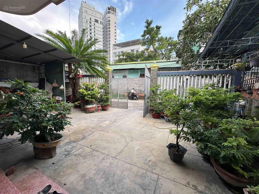 Bán đất tặng nhà sân vườn gần biển 204,3m2 ngang 11,4m chỉ 14,5 tỷ. đường 7m hẻm điện biên phủ