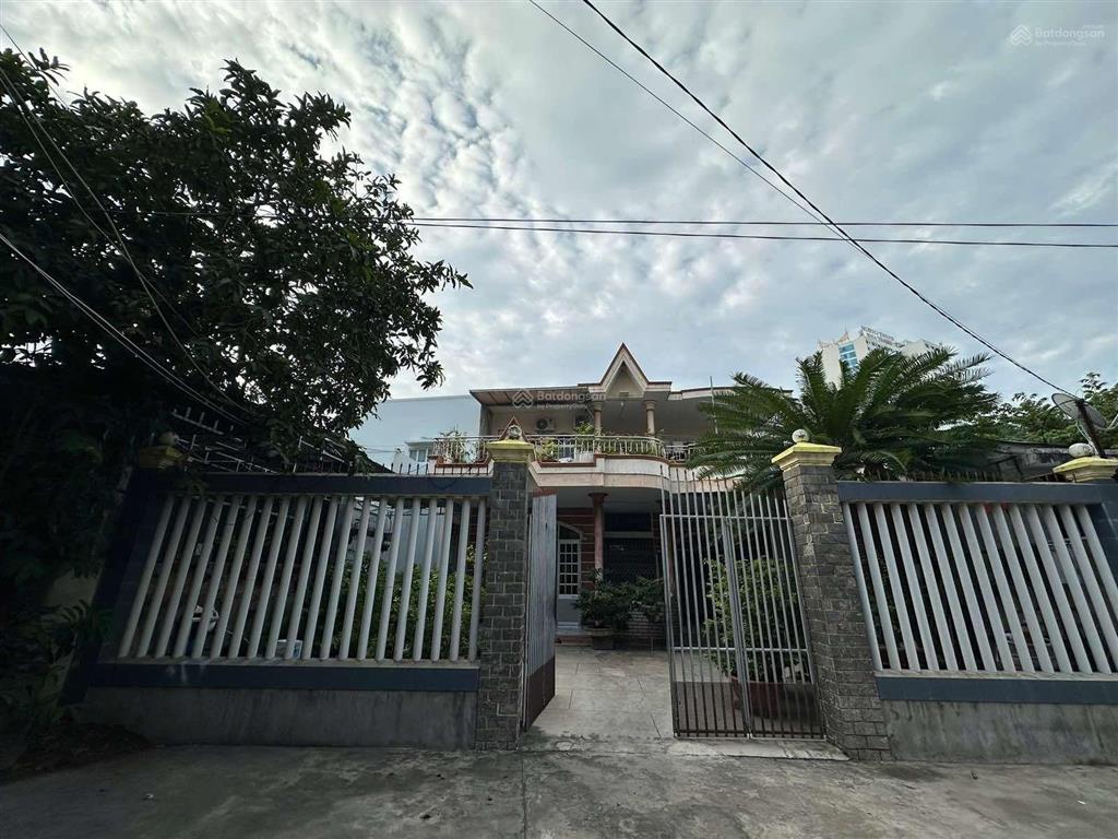 Bán đất tặng nhà sân vườn gần biển 204,3m2 ngang 11,4m chỉ 14,5 tỷ. đường 7m hẻm điện biên phủ