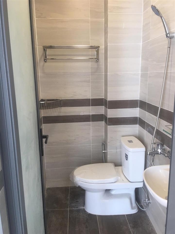 Chính chủ cho thuê nguyên căn nhà 1 trệt + 2 lầu, 4pn 4 máy lạnh, 5wc full nội thất